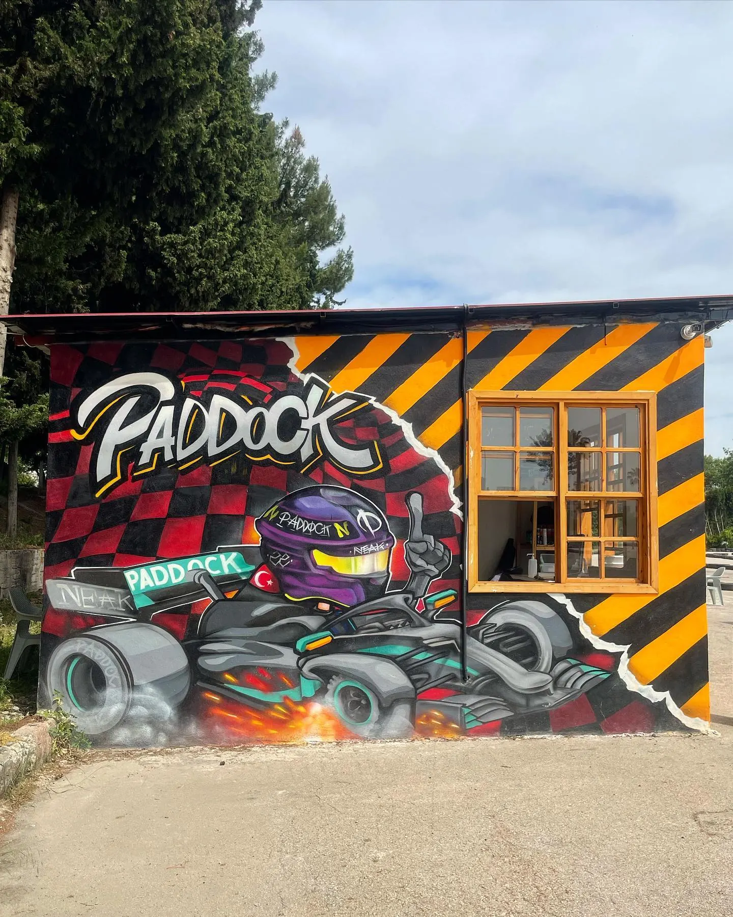 PaddockClub, çalışmadan bir detay
